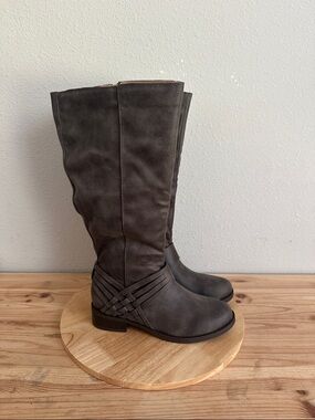 Journee Collection Women's Extra Wide Calf Meg Boot
